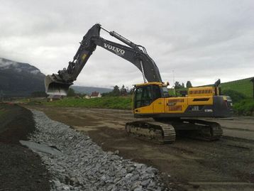 Volvo EC 380 Arild Øygard i arbeid på ny E6 på Fron